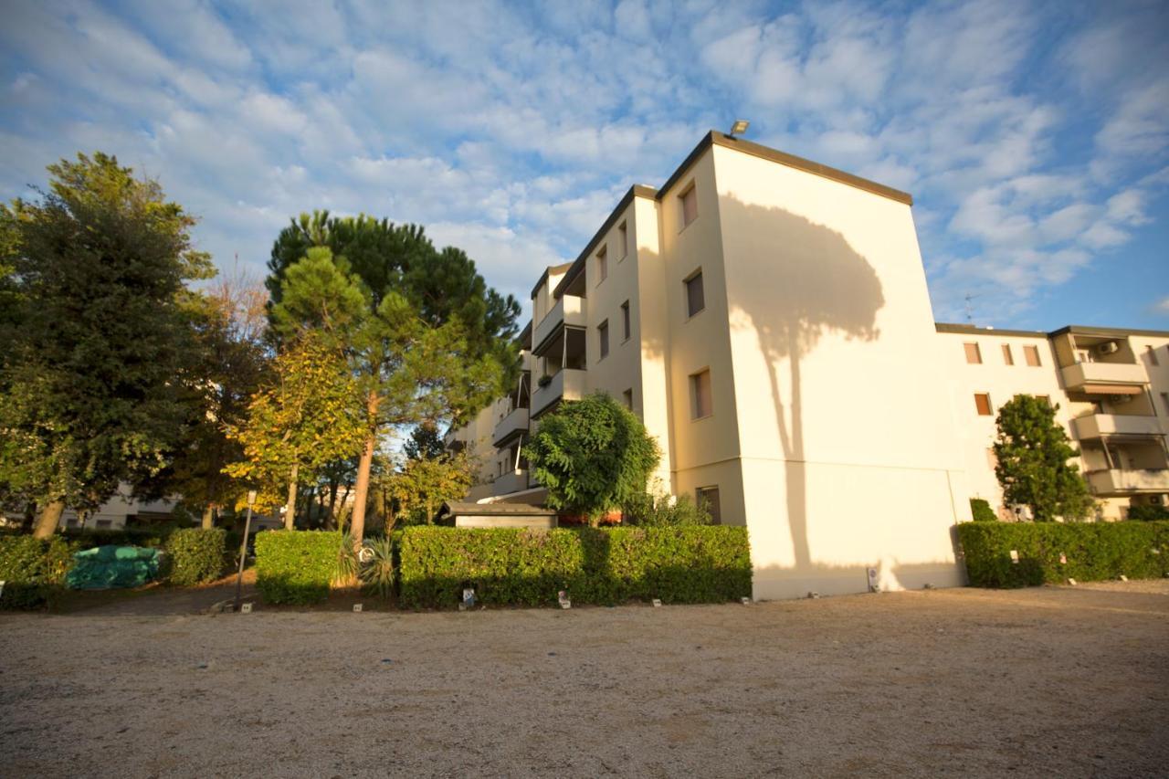 Residence 3 D Lido di Spina Exteriör bild