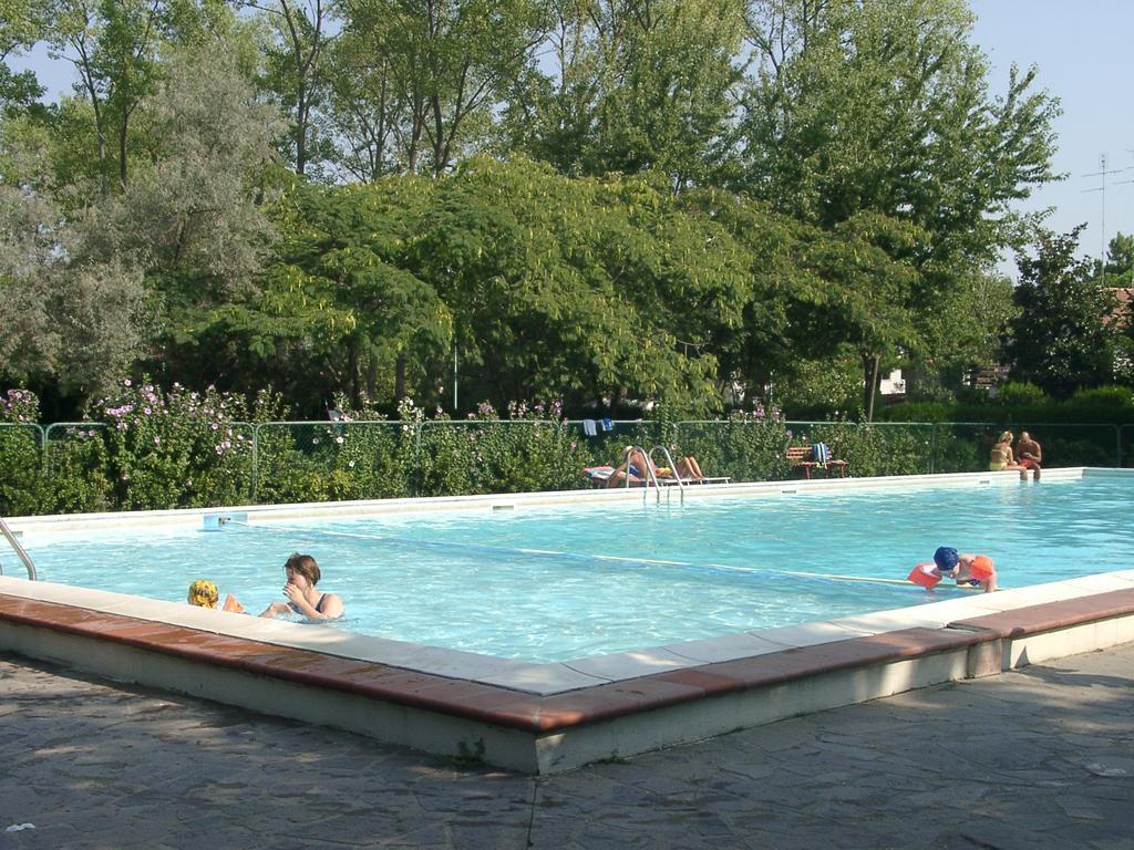 Residence 3 D Lido di Spina Exteriör bild
