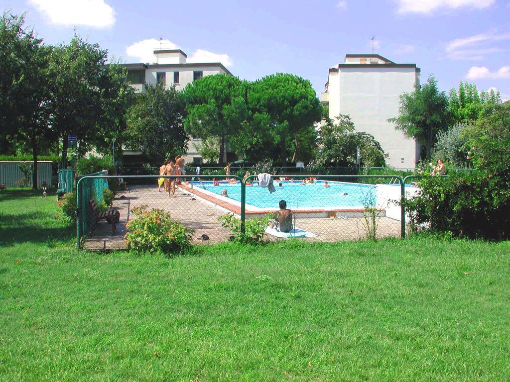 Residence 3 D Lido di Spina Exteriör bild