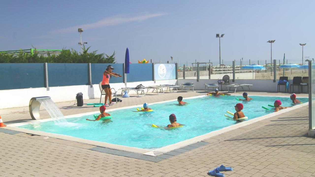 Residence 3 D Lido di Spina Exteriör bild