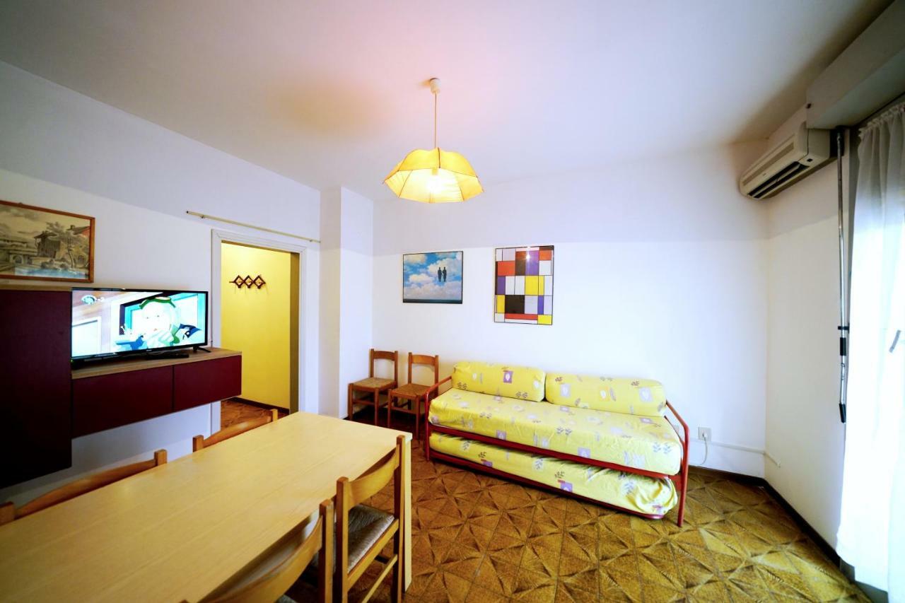 Residence 3 D Lido di Spina Rum bild